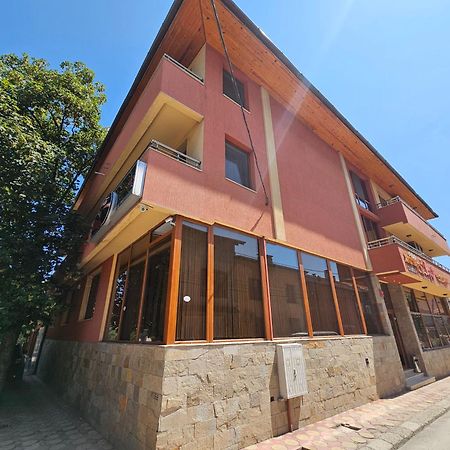 Family Hotel Jeri ヴェリングラード エクステリア 写真